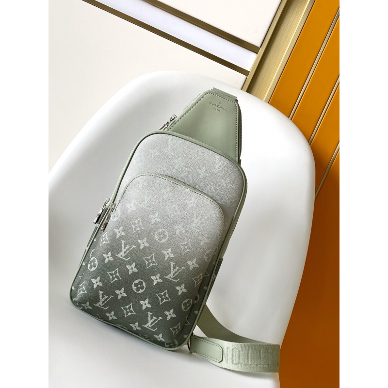 M11702 Avenue Slingbag