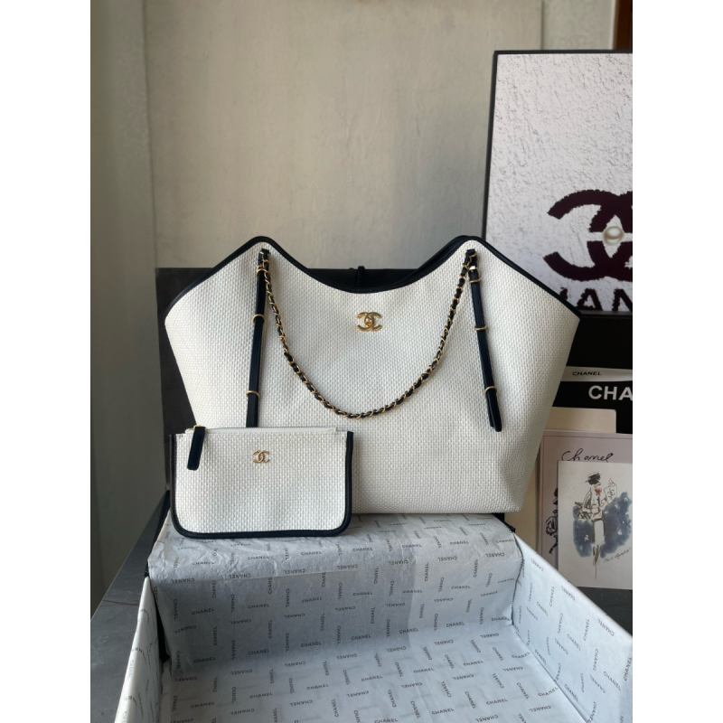 Chanel Maxi Shopper