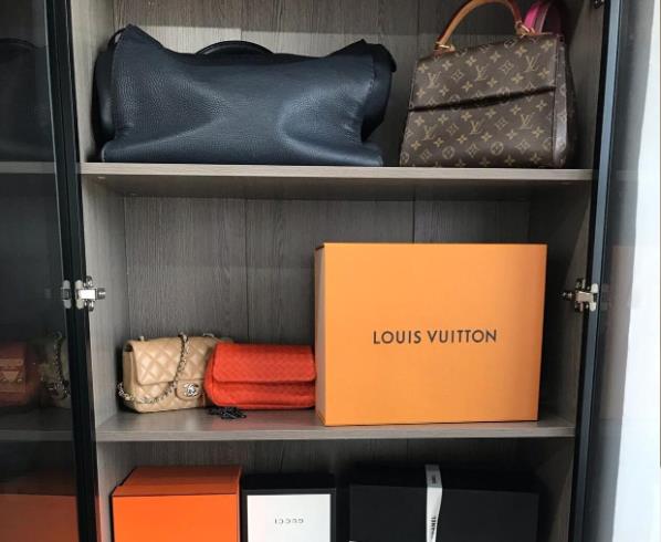 What is the most important difference between a counterfeit bag and a genuine bag?